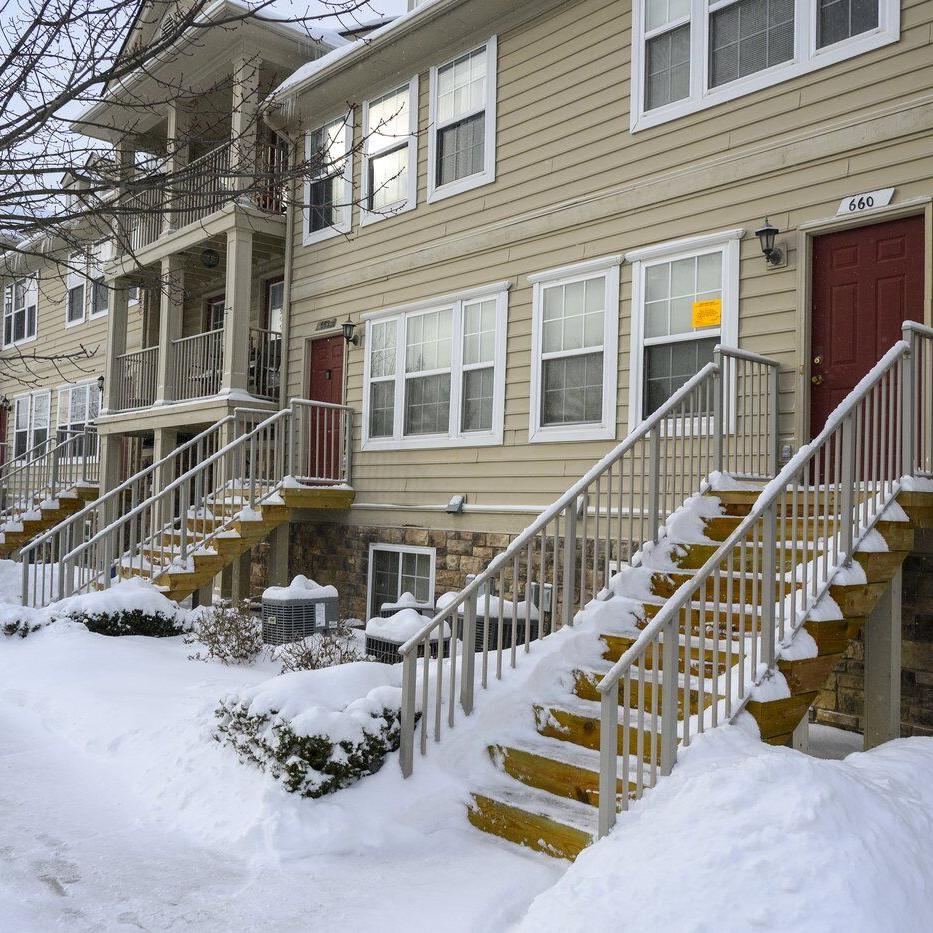 Judge sets $250M bond for Michigan mom accused of keeping 3 kids alone in squalor